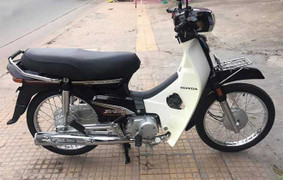 Honda Super Dream 2013 trùm mền ở Sài Gòn chờ thành hàng độc