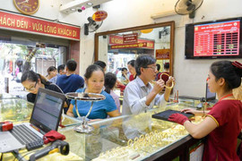 Giá vàng hôm nay 29/12 tăng chiều mua vào, giảm chiều bán ra