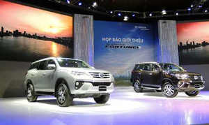 Toyota Fortuner thế hệ mới giá thấp nhất 981 triệu đồng