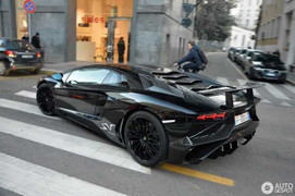 Lộ diện siêu xe Lamborghini Aventador SV đen bóng hầm hố