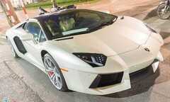 Lamborghini Aventador Roadster ra biển trắng