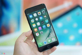 iPhone và quần jean có 'giá điên rồ' nếu sản xuất tại Mỹ?