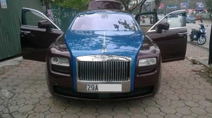 Rolls-Royce Ghost chục tỷ đổi màu ở Hà Nội