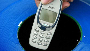 Nokia 3310 tái xuất: 'Cục gạch' huyền thoại có còn cơ hội?