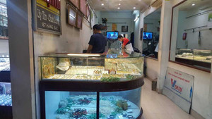 Giá vàng hôm nay 22/2 lại lập kỷ lục về rẻ