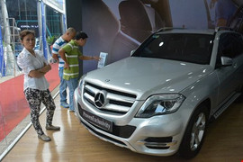 Giá ô tô nhập khẩu trung bình chỉ còn 341 triệu đồng/chiếc