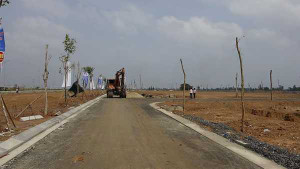 Giá đất tăng gấp 3, nhà giàu Việt ôm vali tiền mua gom