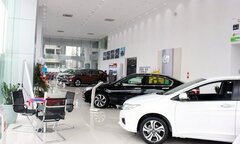 Giá ô tô giảm tận đáy, sang 2018 sẽ còn xuống tới đâu?