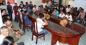 Đột kích trường gà ở Khánh Hòa bắt hơn 50 đối tượng