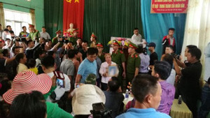 Náo loạn ở buổi xin lỗi ông Hàn Đức Long: Bài học gì cho cơ quan tố tụng?