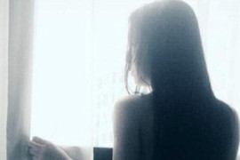 Bị nhân tình tung ảnh khỏa thân, người phụ nữ kêu cứu