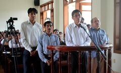 Làm sai quy định gây thiệt hại hơn 25 tỉ đồng, 5 cán bộ huyện hầu tòa