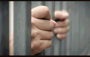 Nhóm giang hồ bắt nhốt con nợ, buộc gia đình trả 300 triệu đồng để chuộc