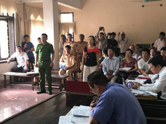 Tranh luận gay gắt tại phiên xử tài xế kiện CSGT, đòi bồi thường thiệt hại