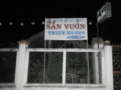 'Nữ sát thủ' dùng 'mỹ nhân kế' dụ đàn ông vào quán cà phê đầu độc bằng xyanua, cướp tài sản