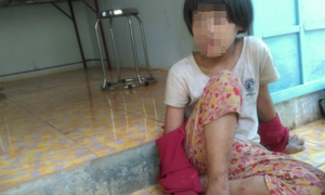 Nước mắt người mẹ từng nhẫn tâm cắt gân chân con để... 'bớt nghịch'