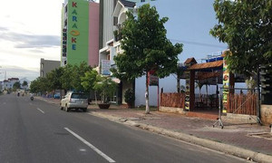 Trêu gái trước quán bar, bị nhóm thanh niên truy sát, chém chết