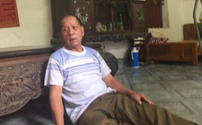 Ông nội đau đớn kể phút phát hiện bé trai 35 ngày tuổi chết trong chậu nước