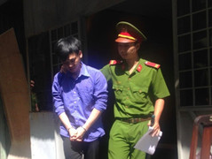 Kim cương biến thành đá xám, nạn nhân vụ trộm tố công an đánh tráo tang vật