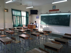 Hy hữu: Phòng thi chỉ có... giám thị