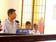 Gã chồng nhẫn tâm nhét giẻ vào miệng, chém vợ do ghen tuông