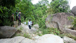 Phát hiện thi thể phụ nữ lõa thể dưới suối ở Nghệ An