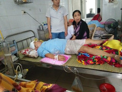 Không mua được nước chè, nam thanh niên vác dao chém 5 người nhập viện