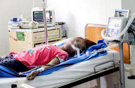 Giận chồng, vợ cho con trai cùng uống thuốc diệt cỏ tự tử