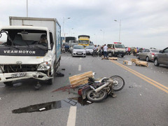 Va chạm chết người trên cầu Vĩnh Tuy: tài xế ra trình diện