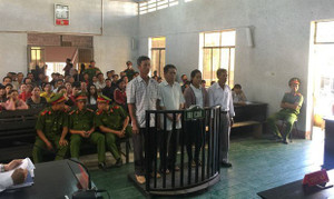 Để cấp dưới 'kê khống' 1,1 tỷ đồng tiền lương, nguyên Hiệu trưởng hầu tòa