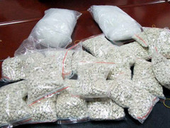 Khen thưởng vụ bắt 59 bánh heroin và 36.000 viên ma túy tổng hợp