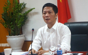 Xe biển xanh đón người nhà Bộ trưởng Trần Tuấn Anh: Bộ Nội vụ nói gì?