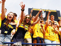 Top 10 'lò sản xuất' tỷ phú hàng đầu ở Mỹ