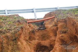 Cao tốc tỷ đô sạt lở sau 3 tháng thông xe: Chủ đầu tư nói 'bình thường'