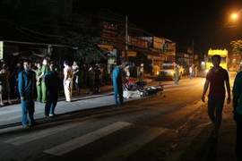 Hai xe máy đối đầu, nam thanh niên ngã xuống đường co giật, cắn lưỡi chết thảm