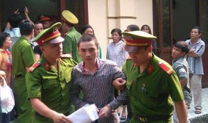 Can nhóm giang hồ đánh nhau, nam thanh niên bị truy sát