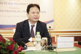 Giám đốc Học viện Chính sách và Phát triển: 'Tôi nghĩ một vài cuốn sách giáo khoa phải viết lại'