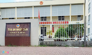 Đánh phụ nữ ở khách sạn, chánh tòa hình sự mất hết chức