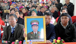 Hơn 200 người dân dự buổi xin lỗi ông lão ngồi tù oan đã chết 5 năm