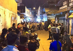 Chồng hoảng loạn phát hiện vợ chết với vết cứa cổ trong nhà