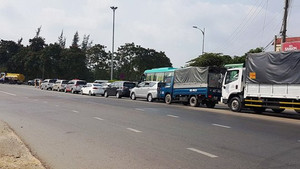 Chưa nghỉ tết, dân Sài Gòn đã ùn ùn về quê, cầu Rạch Miễu đã kẹt cứng