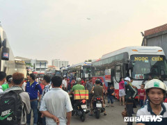 Dân Sài Gòn ùn ùn về quê ăn Tết, đường phố, bến xe đông nghịt người