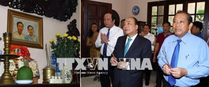 Thủ tướng dâng hương tưởng nhớ các đồng chí nguyên lãnh đạo Nhà nước