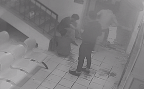 Nhận tin bạn chết, nhóm thanh niên nổi điên đập phá bệnh viện, đe dọa bác sĩ