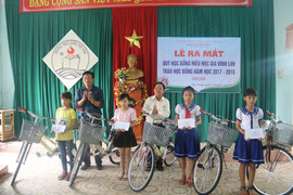 Quỹ học bổng hiếu học gia đình LVH trao tặng 30 xe đạp và quà cho học sinh nghèo ở Quảng Nam