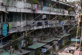 'Tử thần' chực chờ các chung cư cũ tại TP.HCM