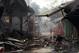 Cháy chợ ở Hà Nội: Lực lượng PCCC đến chậm cả tiếng đồng hồ?