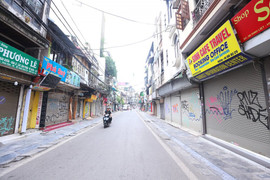 Ảnh: Nghỉ lễ 30/4, Hà Nội 'vắng như chùa Bà Đanh'