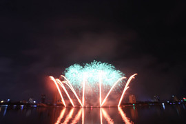 Ảnh: Mãn nhãn màn trình diễn 'Nhịp cầu tình yêu' tại lễ hội pháo hoa quốc tế Đà Nẵng 2018