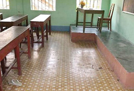 Nam sinh lớp 10 đâm chết bạn học trong giờ ra chơi